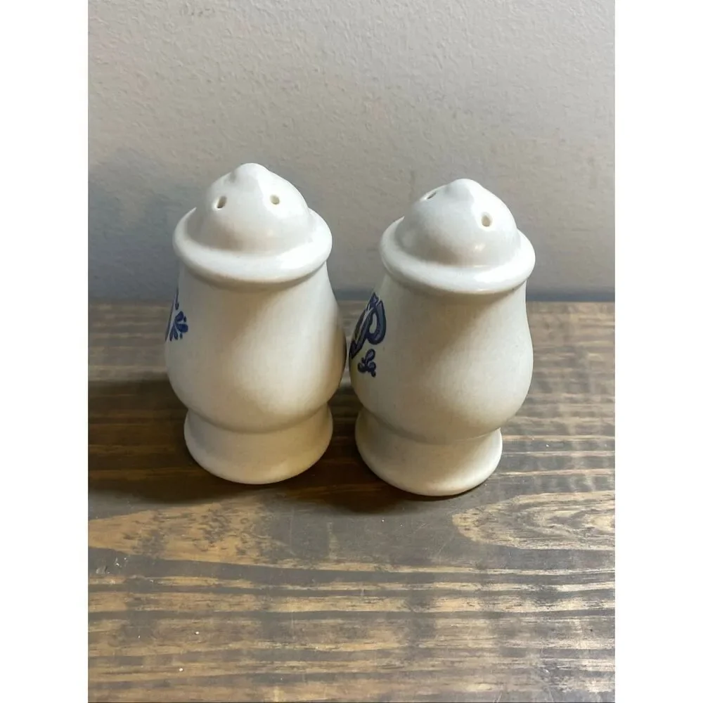Pfaltzgraff Yorktowne Salt & Pepper Shakers Set w/ Stoppers Blue Gray Stoneware